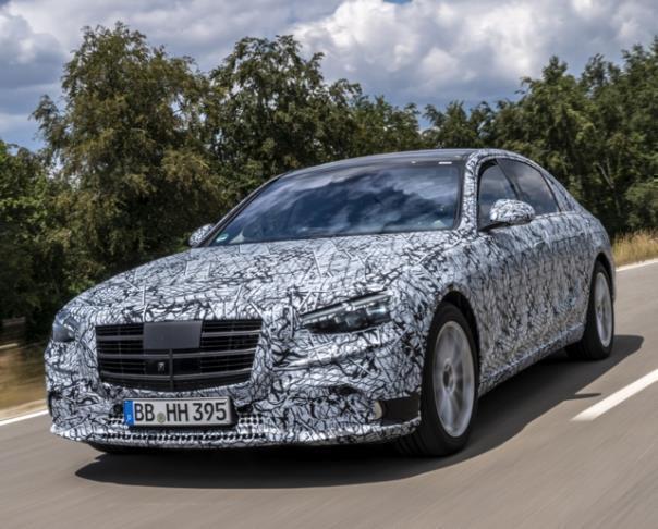 Noch leicht getarnt: Mercedes-Benz S-Klasse.  Foto: Auto-Medienportal.Net/Daimler